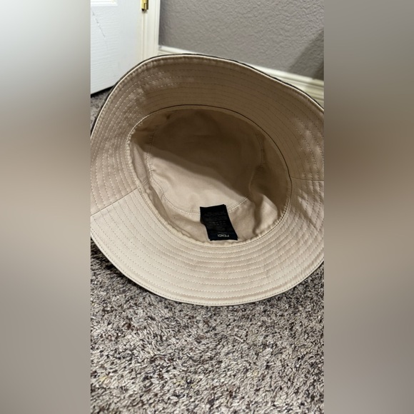 Fendi Bucket Hat - Mint Condition - Picture 9 of 16